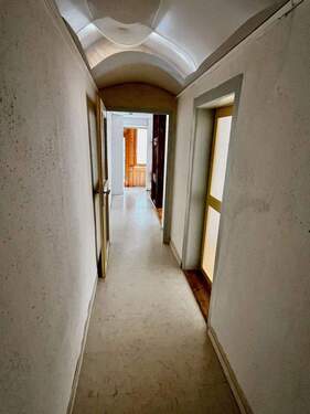 Dieser Flur führt Sie in die einzelnen Zimmer - Etagenwohnung mit 70,00 m² in Überlingen zum Kaufen