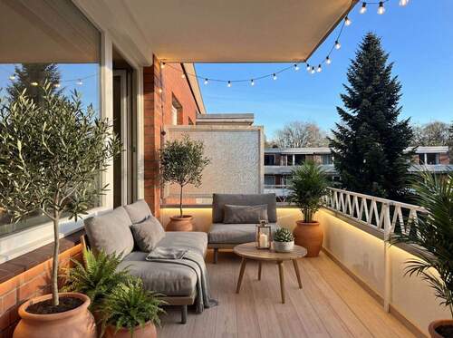 Einrichtungsidee Balkon - durch KI erstellt - Sonnige, ruhige 3-Zimmer-Wohnung mit Stellplatz