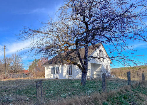 Impression - potentialreiches Einfamilienhaus direkt am Landschaftsschutzgebiet in Berg