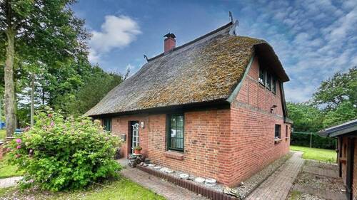 Vorderansicht - Einfamilienhaus mit 135,00 m&sup2; in Neuburg zum Kaufen
