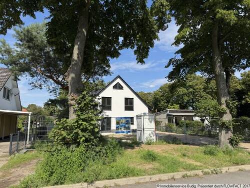 Ansicht von der Straße - 5 Zimmer Doppelhaushälfte in Werneuchen