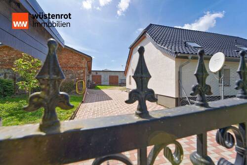 Tor - Sanierter Dreiseitenhof mit Wohnhaus und vielseitigen Nebengebäuden in Höhenland