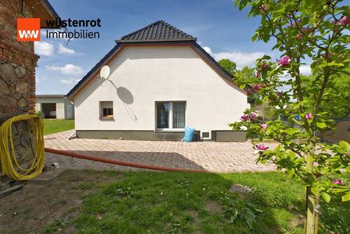 Hausseite - Einfamilienhaus mit 211,00 m² in Höhenland zum Kaufen