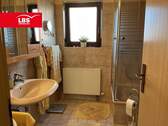 Gäste WC mit Dusche - 6 Zimmer Einfamilienhaus zum Kaufen in Garbsen