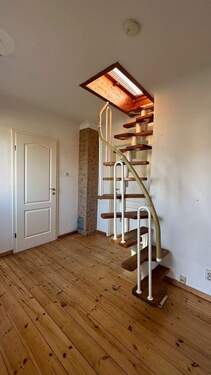 Treppe zum Dach - 3 Zimmer Einfamilienhaus in Neuenhagen