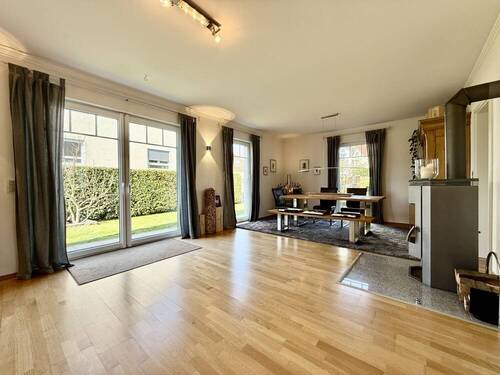 Wohn- und Esszimmer II - 