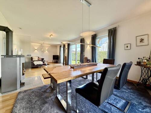 Wohn- und Esszimmer III - 