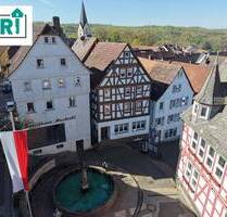 Fachwerkliebe - Mehrfamilienhaus mit ehemaliger Gaststätte im Herzen von Homberg (Ohm)