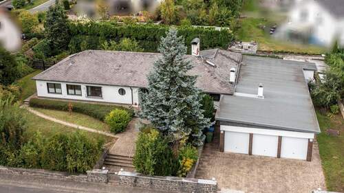 Luftaufnahme I - Ebenerdiges Wohnen! Walmdach-Bungalow in beliebter Lage