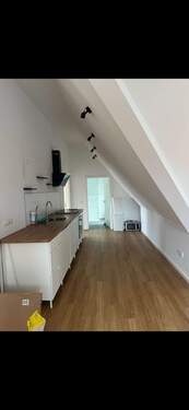 Küche.jpg - renovierte 2-Zi.-DG-Wohnung in Volkach