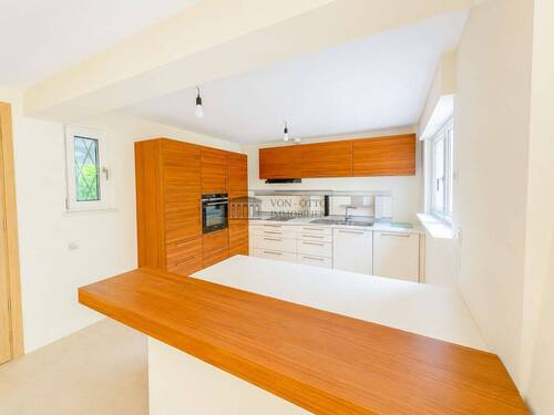 Moderne Einbauküche - 4 Zimmer Mehrfamilienhaus, Wohnhaus in Berlin