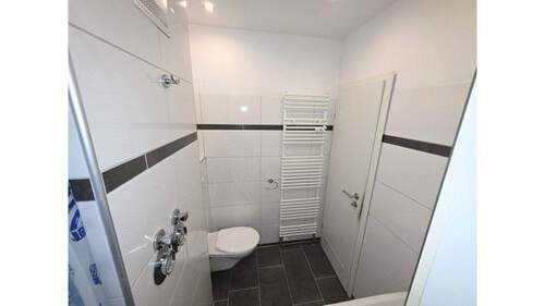 Bad - 1 Zimmer Etagenwohnung in Karlsruhe