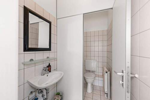 WC - 