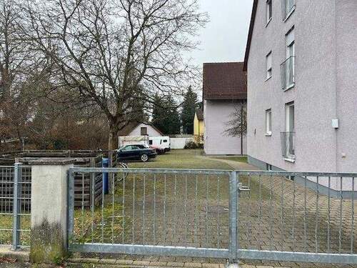 Zufahrt auf´s Grundstück - 