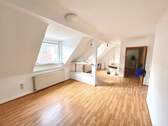 DG Wohnen / Essen (1) - DG-Wohnung mit kl. Gartenparzelle ++ Gut geschnitten ++ Saniert