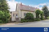Straßenansicht - Doppelhaushälfte auf dem Land mit viel Platz und Potential!