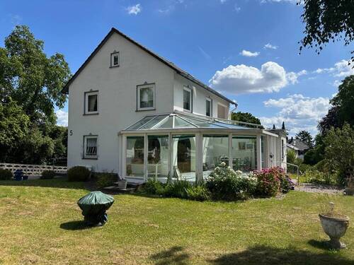 Garten - Modernes Wohnhaus mit Wintergarten und zwei Garagen zentral in Kassels bevorzugter Lage
