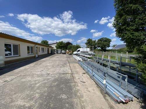 Stell- & Lagerflächen - 