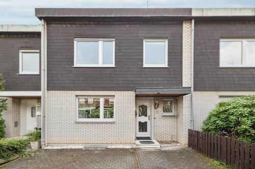 Frontansicht - 6 Zimmer Reihenmittelhaus zum Kaufen in Dormagen