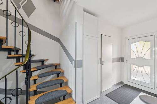 Diele - 6 Zimmer Reihenmittelhaus in Dormagen