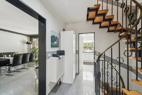 Diele - Reihenmittelhaus mit 107,00 m&sup2; in Dormagen zum Kaufen