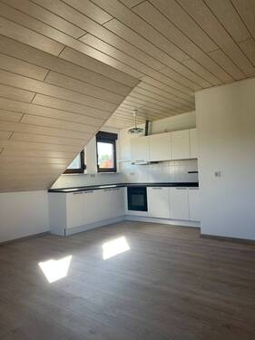 Hochertige neue Küche - 3 Zimmer Etagenwohnung in Meudt