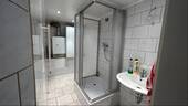 Badezimmer mit Dusche - 