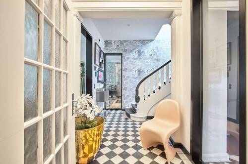 Eingangsdiele - 7 Zimmer Mehrfamilienhaus, Wohnhaus zum Kaufen in Flensburg