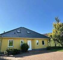 Charmanter Bungalow mit Einliegerwohnung in Seenähe - Leezen