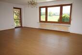 Das Wohnzimmer - 5 Zimmer Einfamilienhaus zur Miete in Apfeldorf