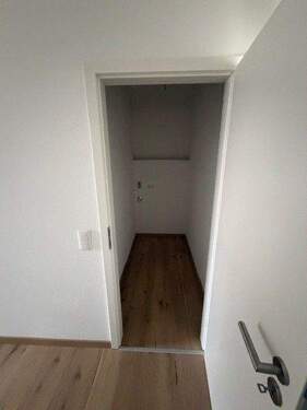 Abstellraum OG - Doppelhaushälfte mit 116,00 m&sup2; in Biblis zur Miete