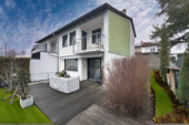Außenansicht - 4 Zimmer Reihenendhaus zum Kaufen in Leonberg