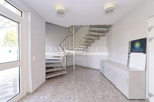 M2352-1.OG Hauseingang 1.2 - 