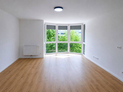 Wohnzimmer - Modern kernsaniert provisionsfrei - stilvolles Wohnen mit besonderer Panorama-Fensterfront