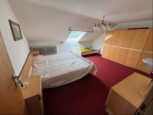 weiteres Schlafzimmer DG - 