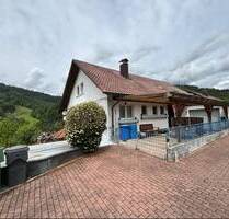 ruhige Lage in einer Sackgasse - 340.000,00&nbsp;EUR Kaufpreis, ca.&nbsp; 190,00&nbsp;m&sup2;&nbsp;Wohnfl&auml;che in Nordrach (PLZ: 77787)