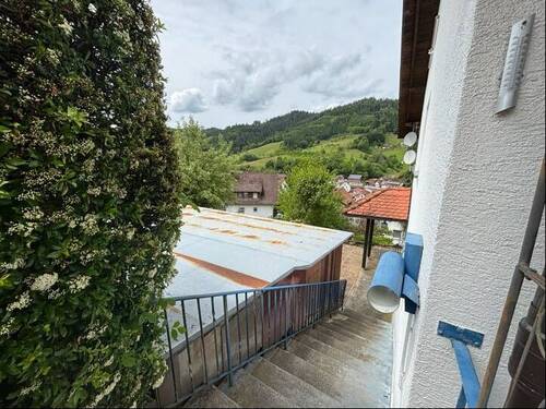 sep. Zugang 2. Wohnung - 9 Zimmer Mehrfamilienhaus, Wohnhaus zum Kaufen in Nordrach