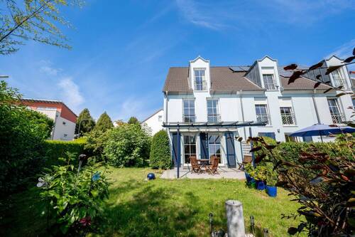 Außenansicht - Garten, Terrasse 1 - - 4 Zimmer Reihenendhaus zum Kaufen in Frankfurt am Main