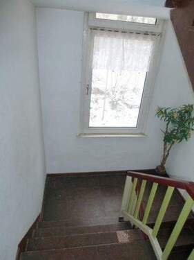 Treppenhaus - 3 Zimmer Etagenwohnung zur Miete in Uslar