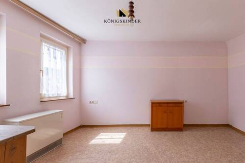 Schlafzimmer- Rückzugsort mit Ruhe – großzügiges Schlafzimmer mit Blick ins Grüne - 