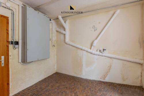 Abstellkammer/Keller -Praktisch durchdacht, Stauraum im Untergeschoss - 