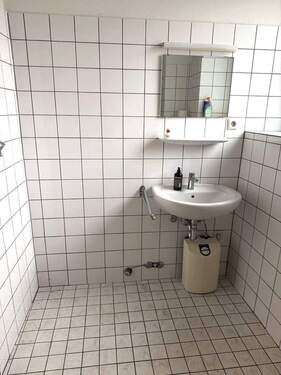 WC mit Waschmaschinenzugang.jpeg - 