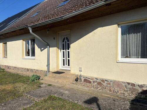 Frontseite, Hauseingang vorn - Doppelhaushälfte mit 145,00 m&sup2; in Knorrendorf zum Kaufen