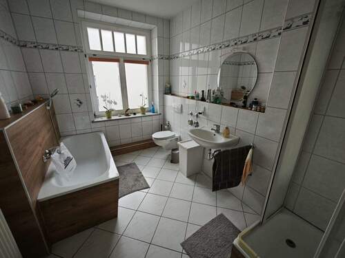 Bad - 2 Zimmer Etagenwohnung zur Miete in Chemnitz