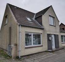 Nähe WKK Heide: Sanierung oder Neubau I Einfamilienhaus mit Nebengelass auf 689 m² Grundstück