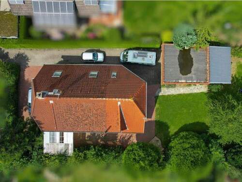 Vogelperspektive - 7 Zimmer Mehrfamilienhaus, Wohnhaus in Neumünster