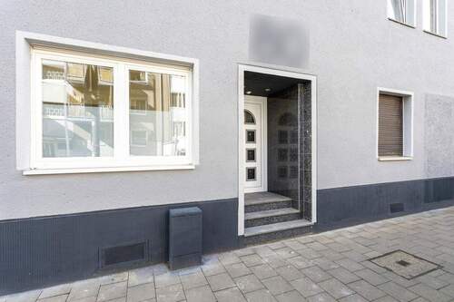 Hauseingang - Etagenwohnung mit 200,00 m² in Köln zum Kaufen