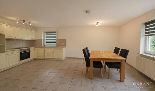 Küche mit Essecke - ** Ideal für Singles oder Paare** Helle 2-Zimmer-Wohnung, neue Einbauküche