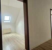 3-Raum Dachgeschoßwohnung - 299,00&nbsp;EUR Kaltmiete, ca.&nbsp; 61,00&nbsp;m&sup2;&nbsp;Wohnfl&auml;che in Chemnitz (PLZ: 09130) Sonnenberg