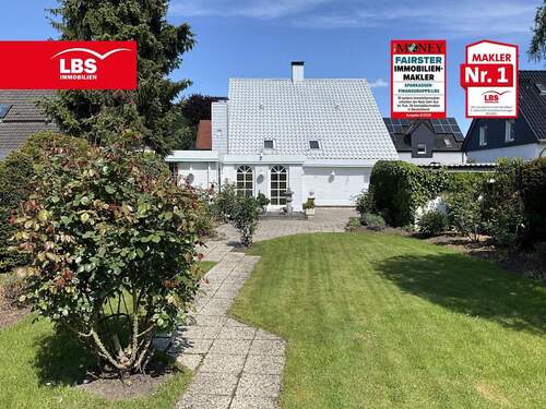 Ansicht Gartenseite - Weißer Wohntraum mit Gartenidylle - Einfamilienhaus mit Potential